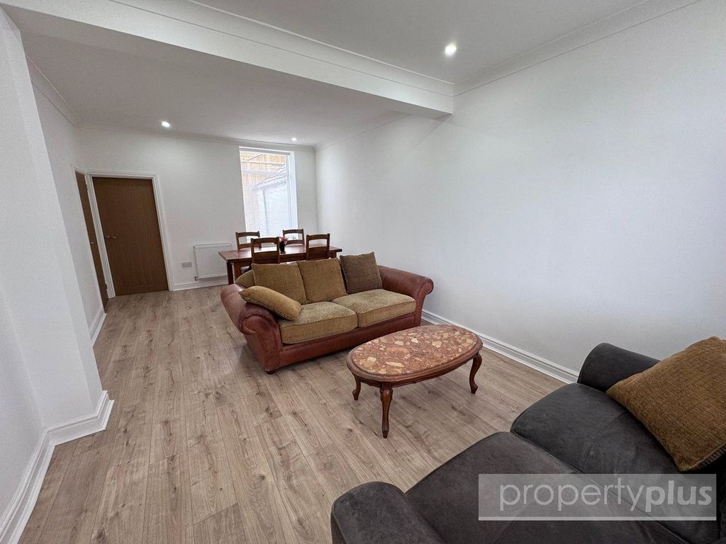 Property photo 3 of 20 Picture No. 09