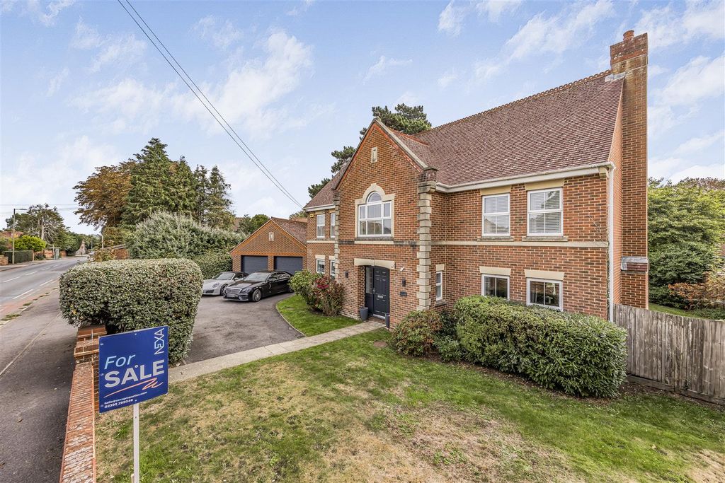 Property photo 1 of 30 Highlands Road, Fareham-Porticomarketing-Nexa-47.J