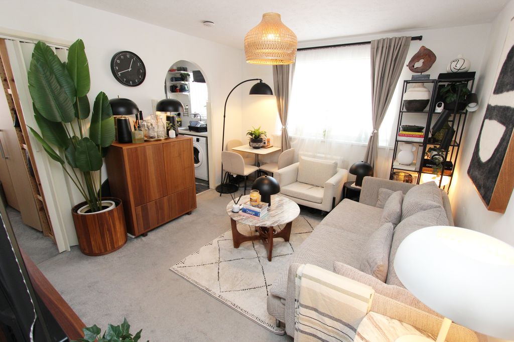 Property photo 3 of 8 Img_6571A