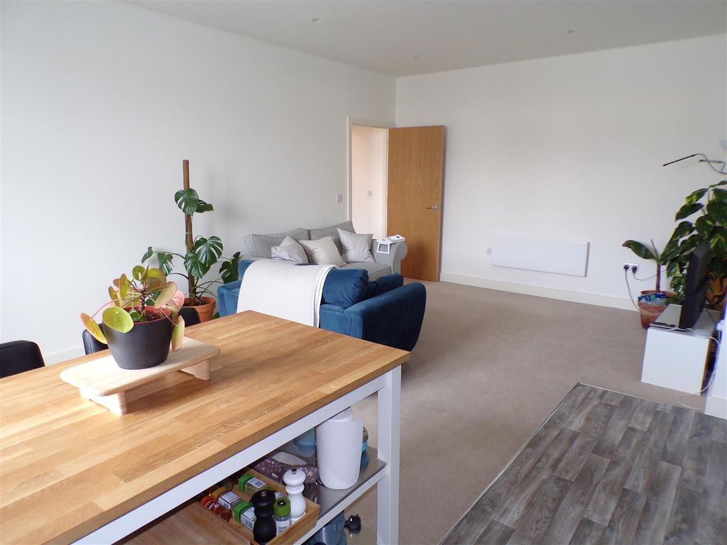 Property photo 3 of 4 Livingroom1.Jpg