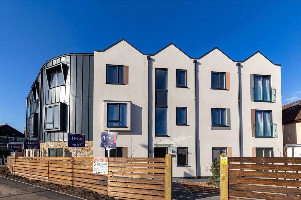 Property photo 2 of 9 External