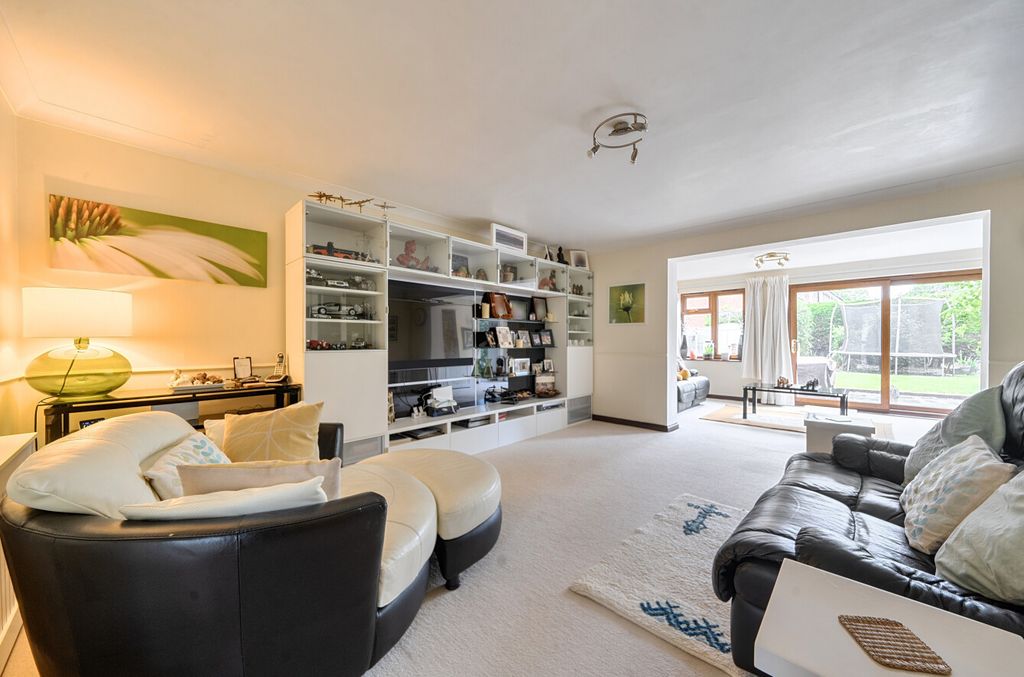 Property photo 2 of 18 1458496-6-6A05Fa1...
