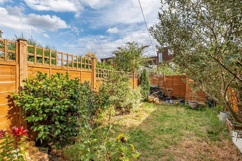 Property photo 2 of 11