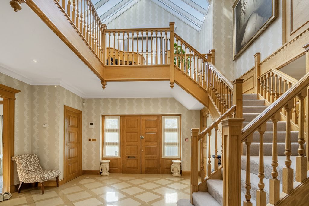 Property photo 2 of 19