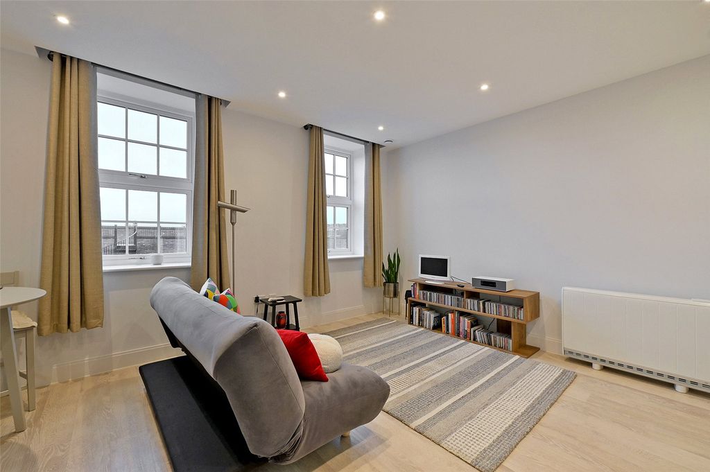 Property photo 3 of 15 Reception Room