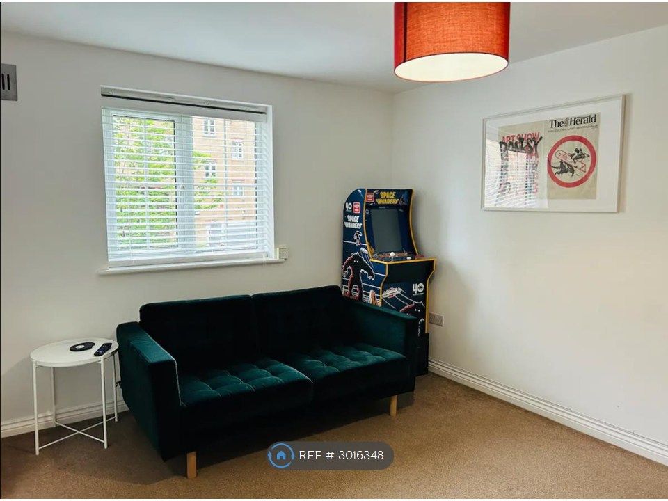 Property photo 1 of 12 Living Room