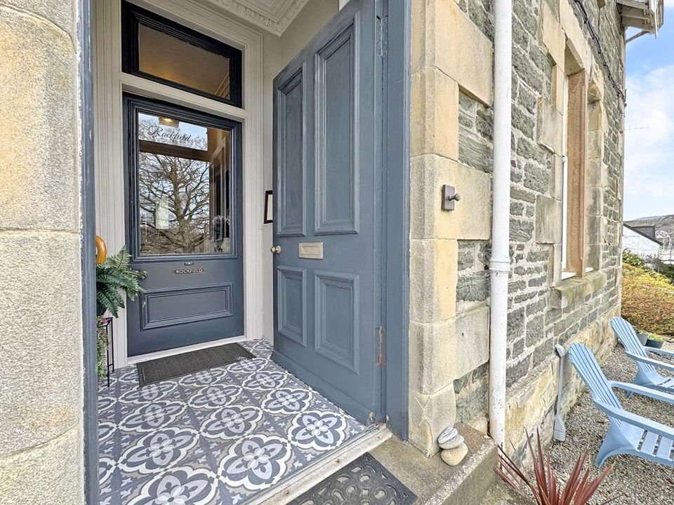 Property photo 3 of 45