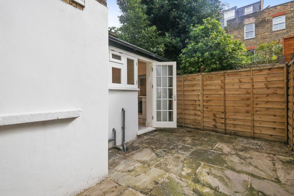 Property photo 2 of 10
