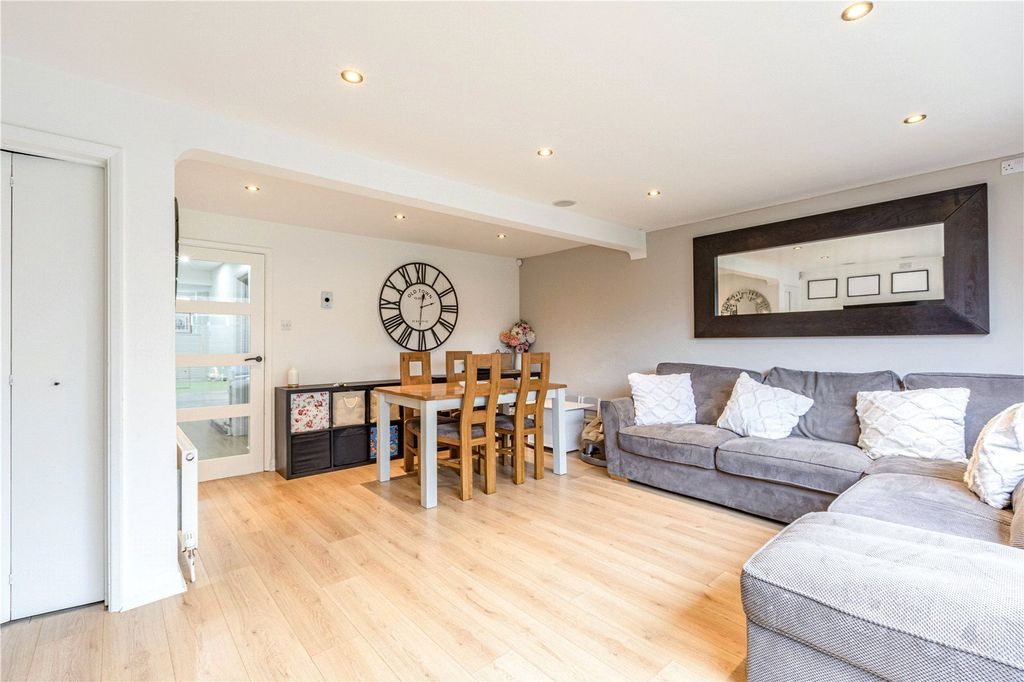 Property photo 2 of 21 Living/Dining Area