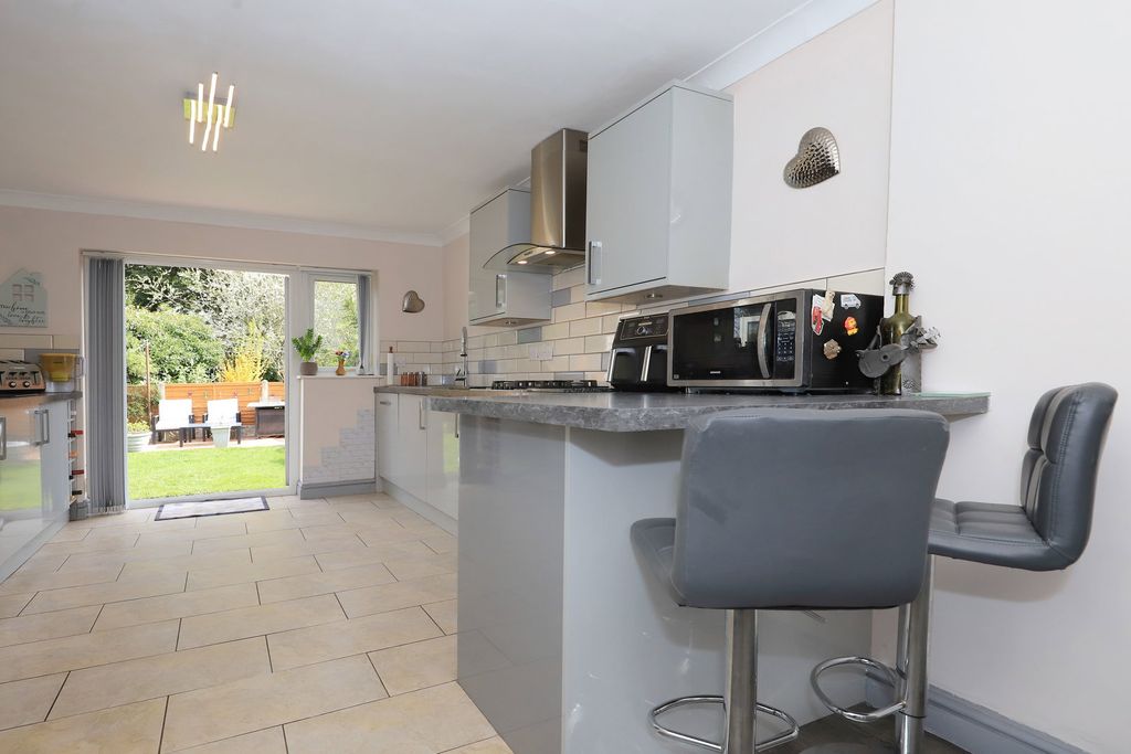 Property photo 3 of 35