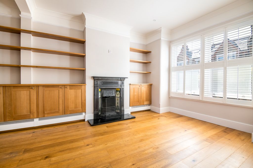 Property photo 2 of 25