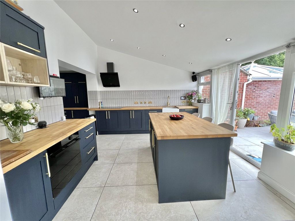Property photo 3 of 22 Picture No. 25