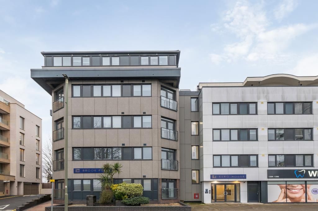 Property photo 1 of 21 External View