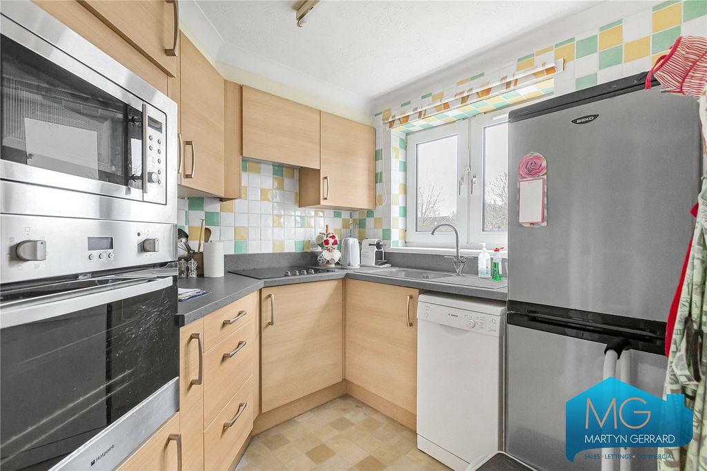 Property photo 3 of 16 Picture No. 11
