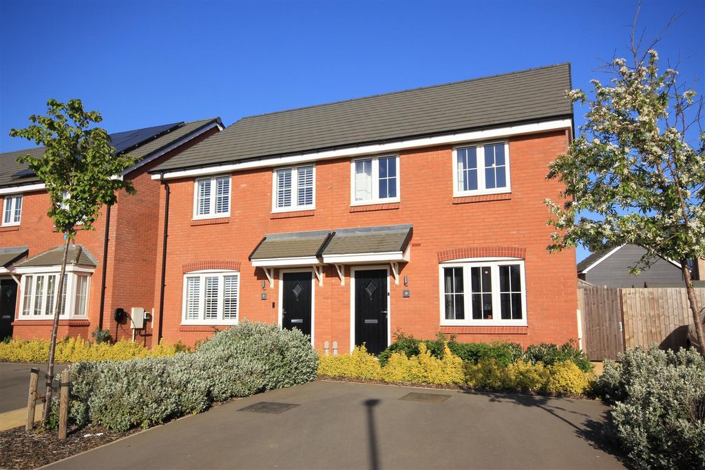 Property photo 1 of 11 Front 1.Jpg