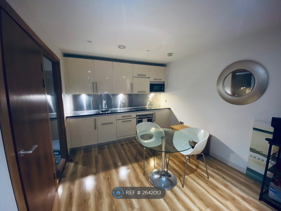 Property photo 3 of 6 Kitchen / Living Room