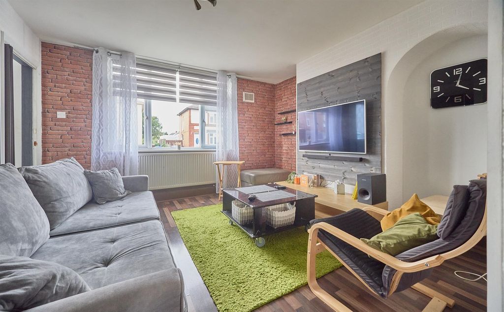 Property photo 3 of 14 Bradgate Road Barwell_1.Jpg