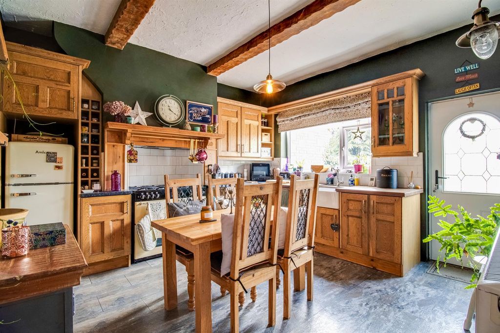Property photo 2 of 17 Kitchen/Diner