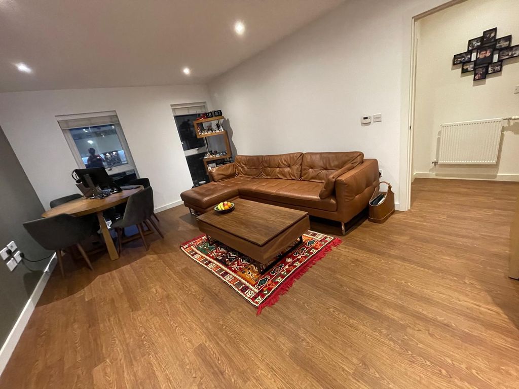 Property photo 3 of 4