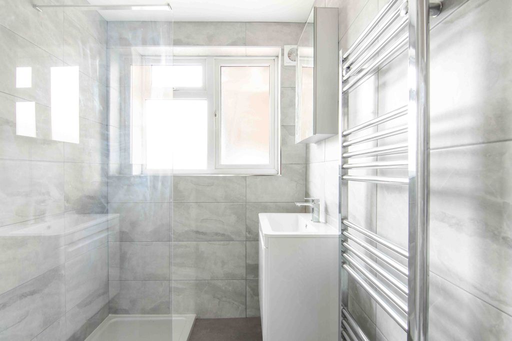 Property photo 3 of 8 Bathroom