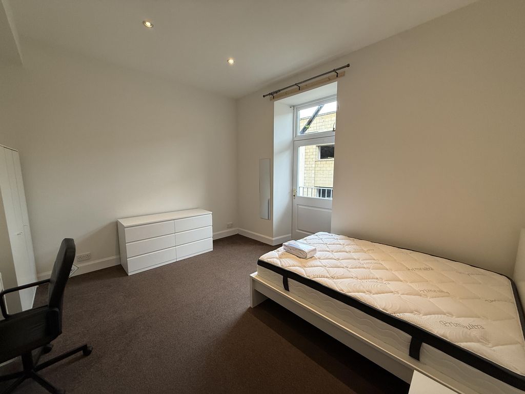 Property photo 1 of 30