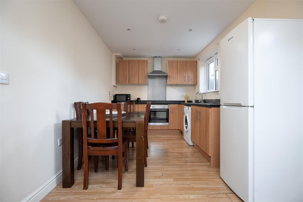 Property photo 3 of 14 Kitchen/Diner