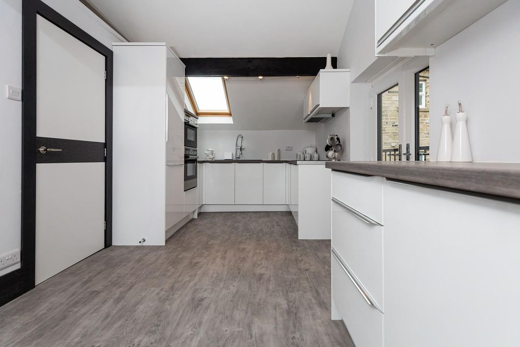 Property photo 3 of 42 Kitchen