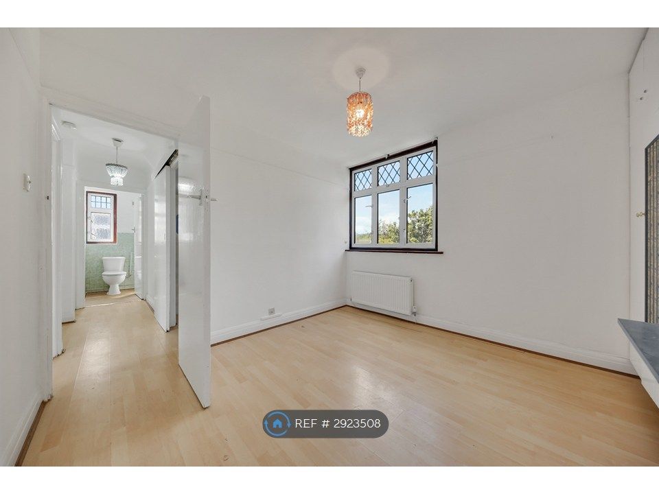 Property photo 3 of 24