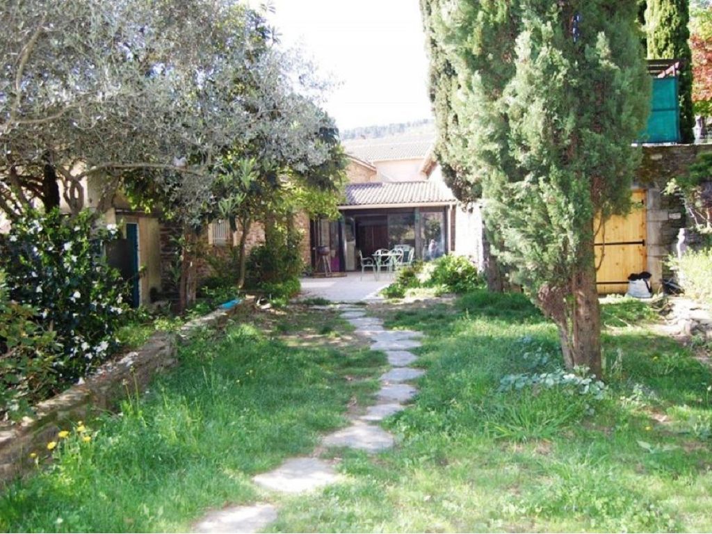 Property photo 1 of 9