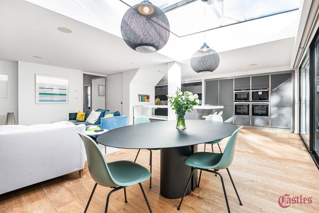 Property photo 3 of 25 Dining Room