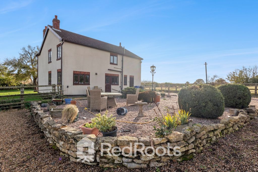 Property photo 3 of 50 4590024