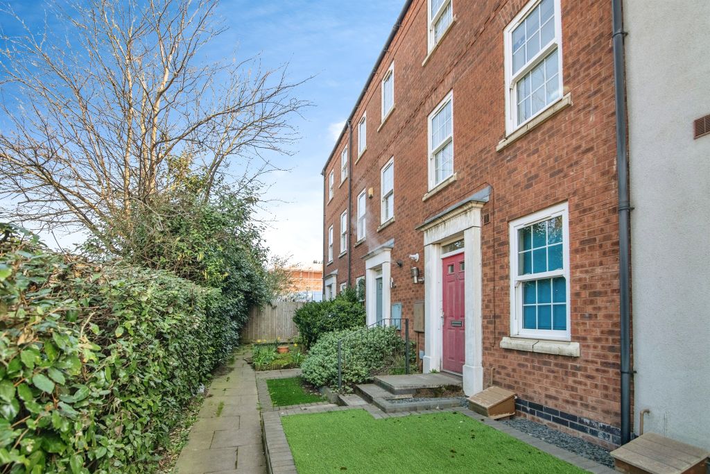 Property photo 1 of 17
