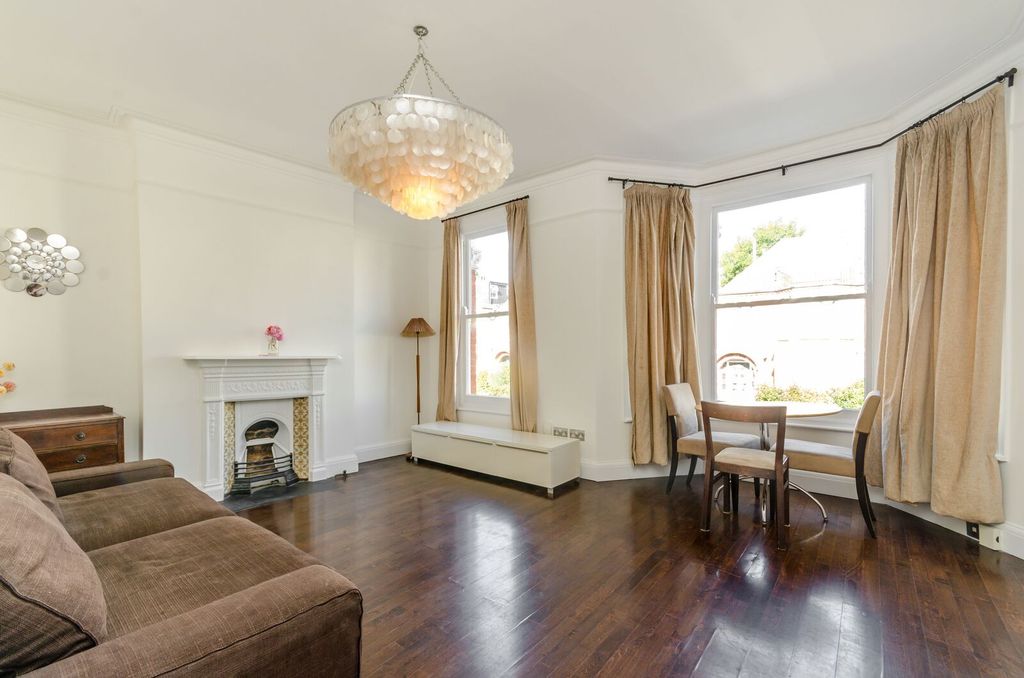 Property photo 2 of 10