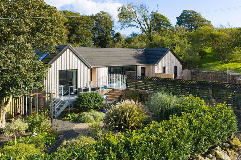 Property photo 1 of 71
