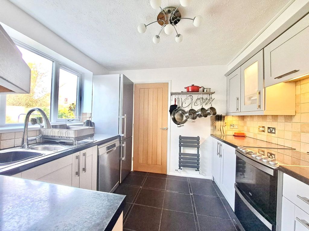 Property photo 3 of 22 Picture No. 37