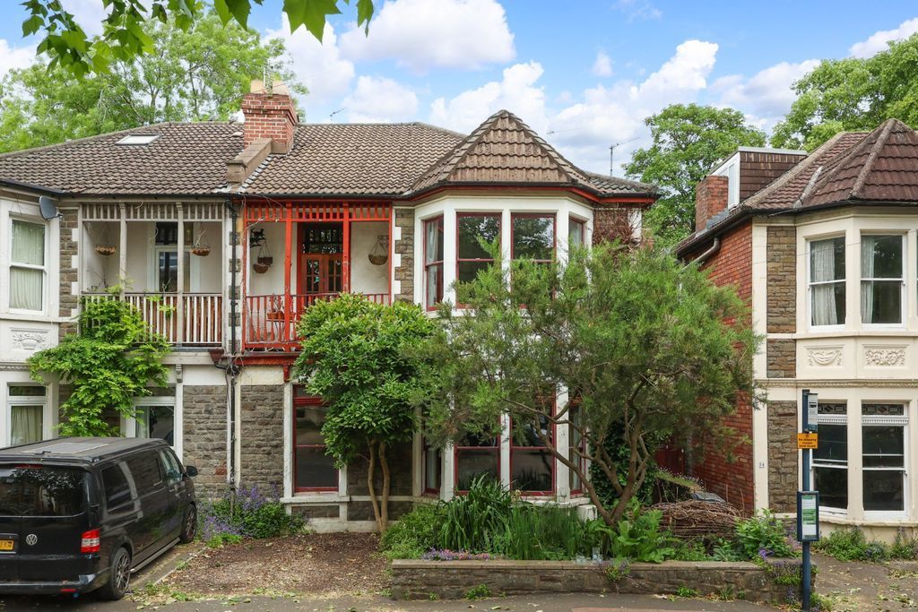 Property photo 1 of 28 External