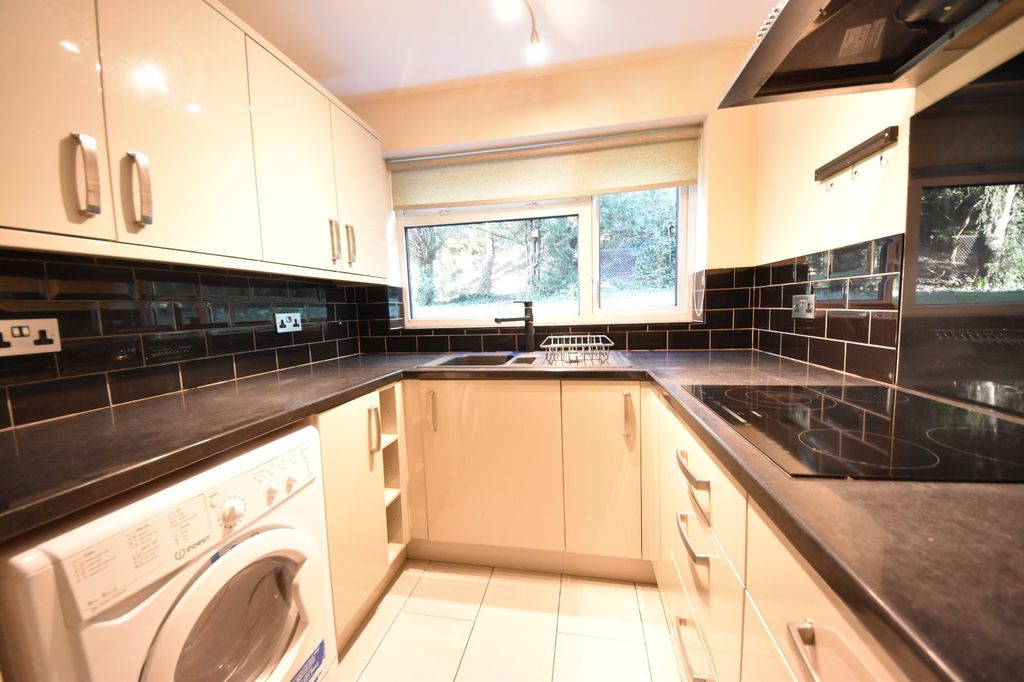 Property photo 2 of 14 Kitchen