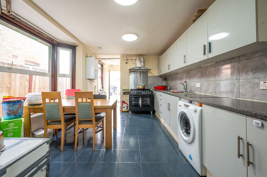 Property photo 2 of 14