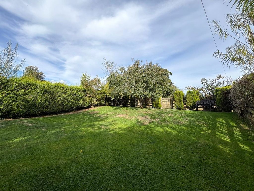 Property photo 2 of 26 Picture No. 38