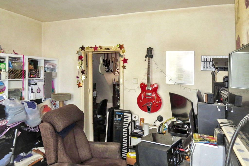 Property photo 3 of 12 33 Roscoe Street, St. Helens, Wa10 4Bw