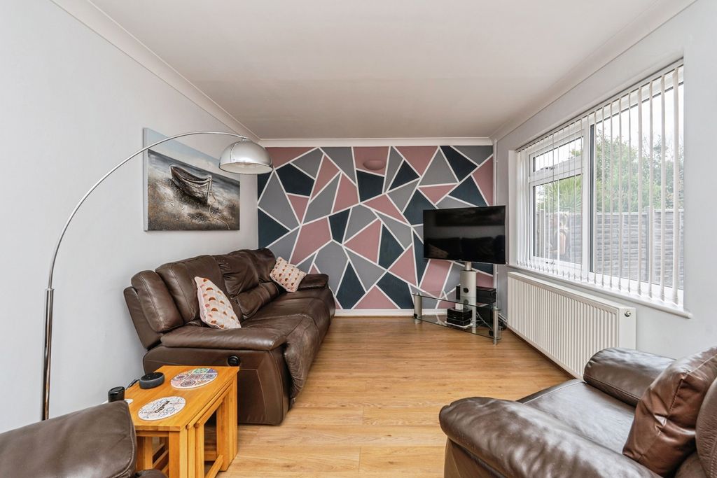 Property photo 3 of 20 Pbox-Img.Jpg