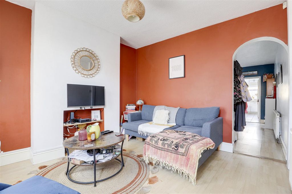 Property photo 3 of 14 02.Jpg