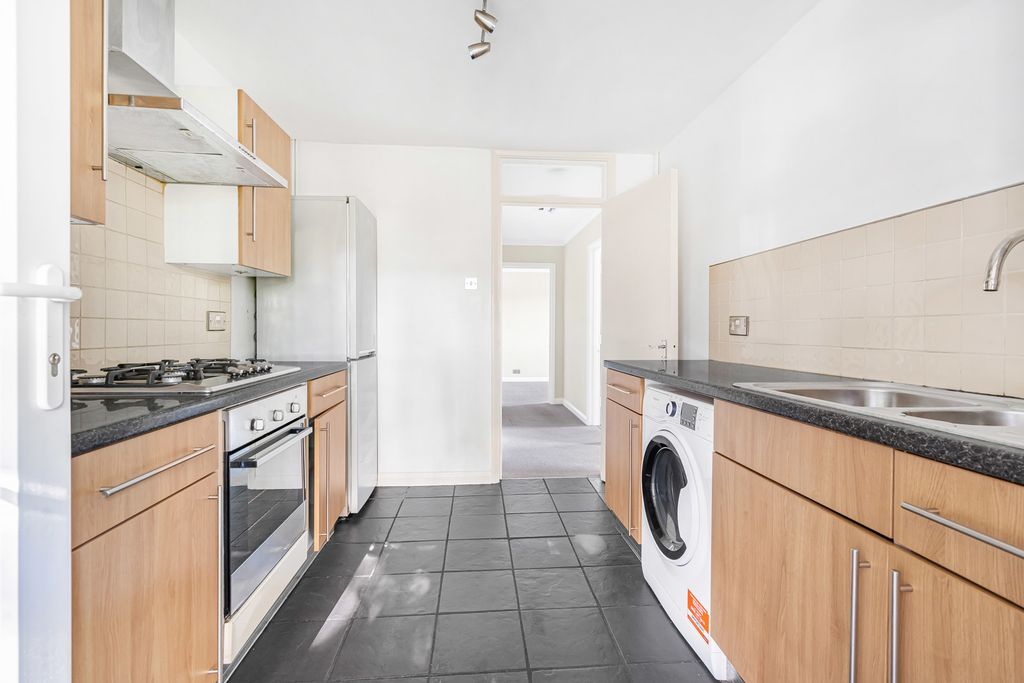 Property photo 3 of 10 13_80193