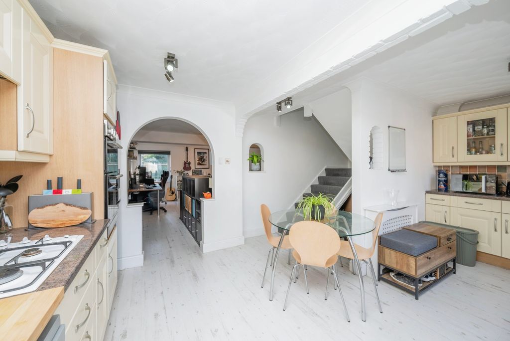 Property photo 2 of 14