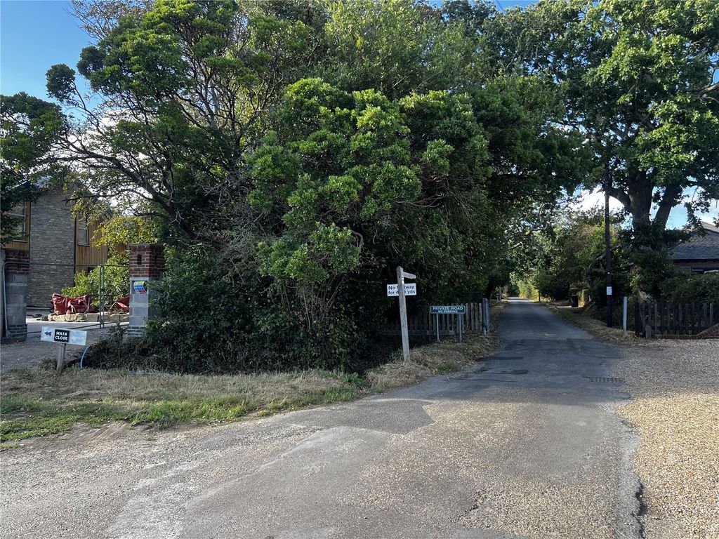 Property photo 3 of 4 Yaldhurst Lane