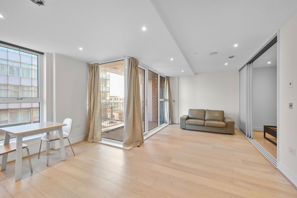 Property photo 3 of 7