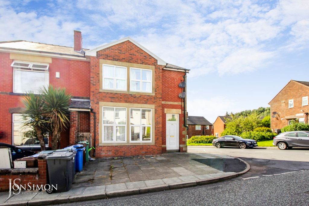 Property photo 1 of 21