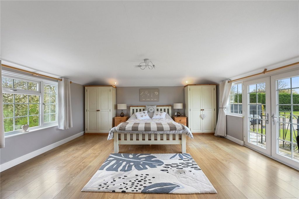 Property photo 3 of 30 Picture No. 02