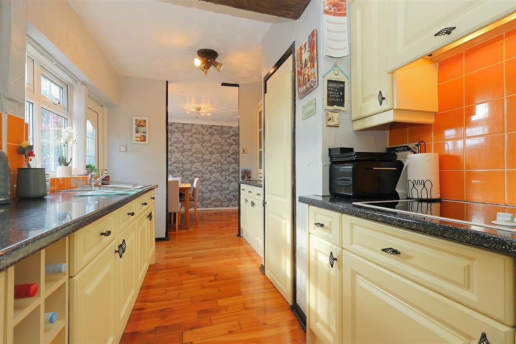 Property photo 3 of 24 Kitchen