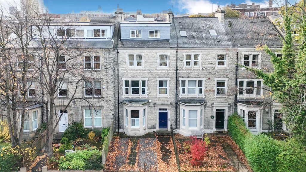 Property photo 1 of 11 External